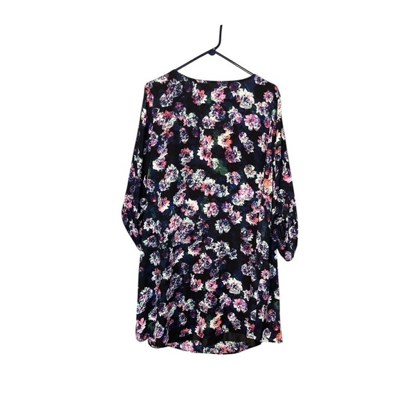 Decree 1X Black Floral Tunic Dress with Roll-Tab Sleeves - Picture 2 of 9